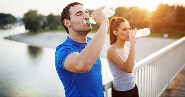 Hidratación y electrolitos: la clave oculta del rendimiento en running Hidratación y electrolitos: la clave oculta del rendimiento en running